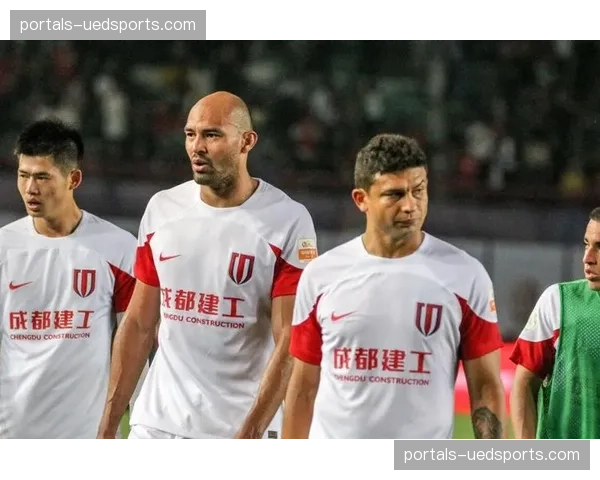 成都蓉城新援逐步上位 拜合拉木胡荷韬构建年轻锋线