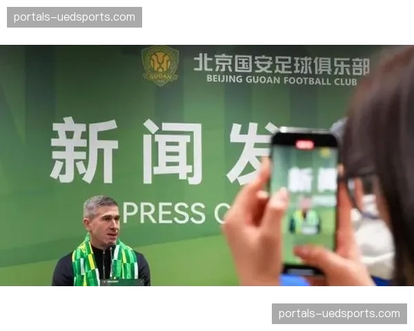 北京国安右路防守成对手主攻通道 蒙哥马利搏命战术致攻防失衡